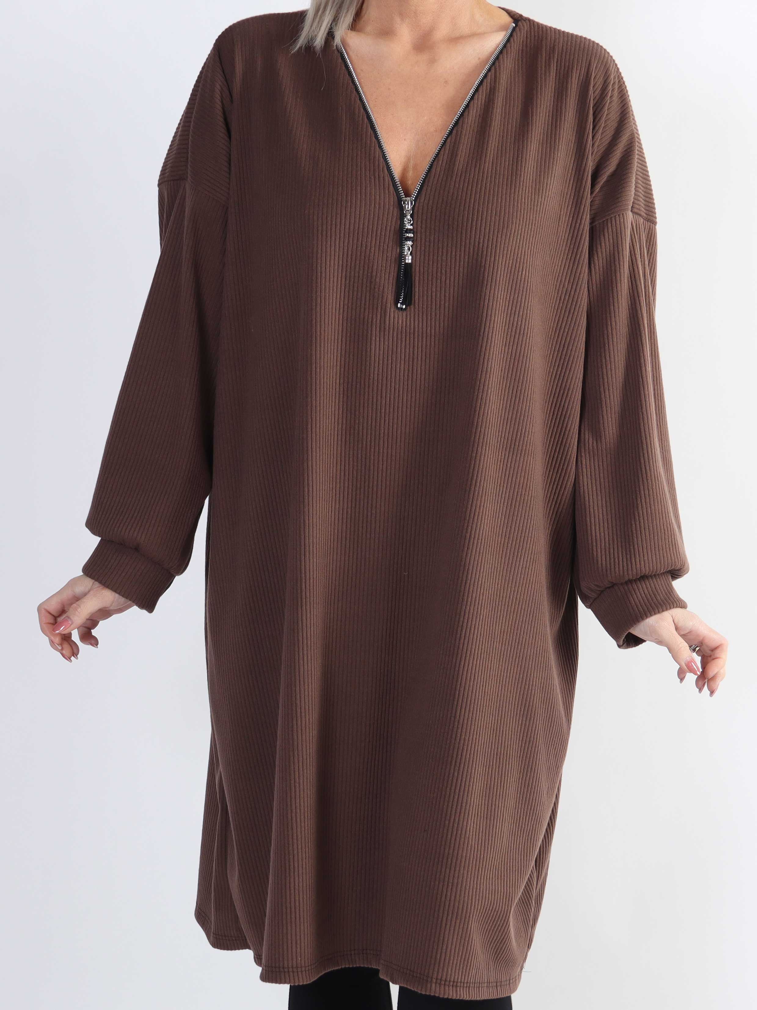 Liana - Blød plus size kjole i rib med lynlås